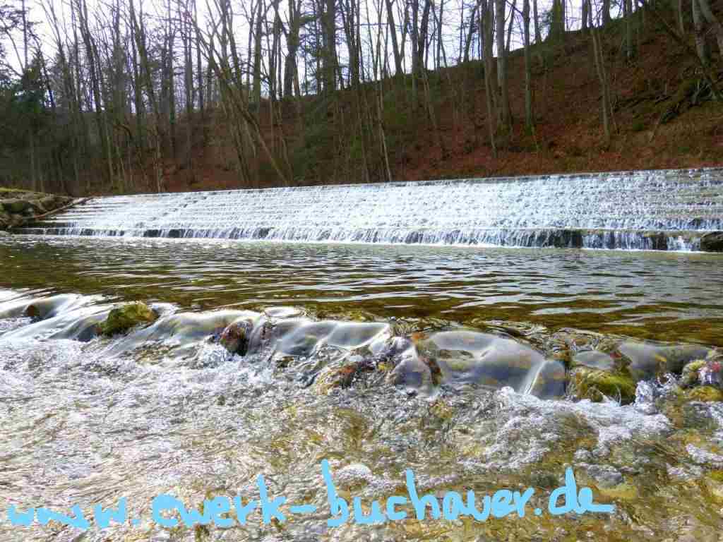 wehr mit wasser_low.jpg